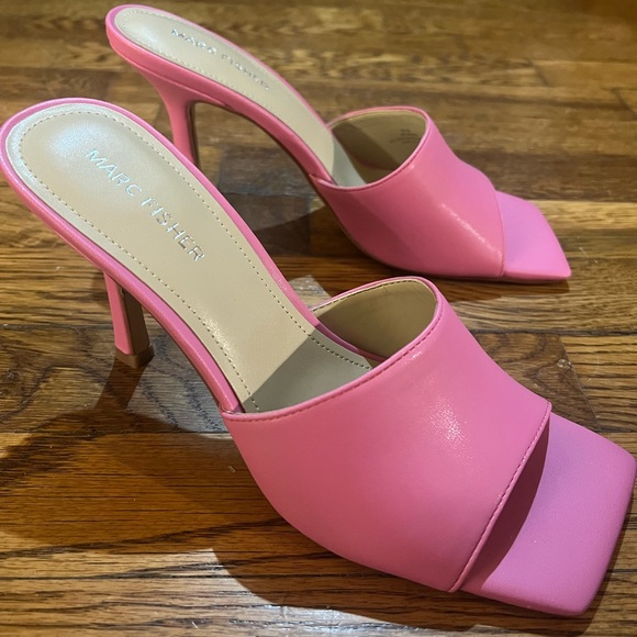 Marc Fisher pink Square Toe heels - Picture 2 of 5